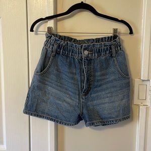 BDG pull on mom Jean shorts